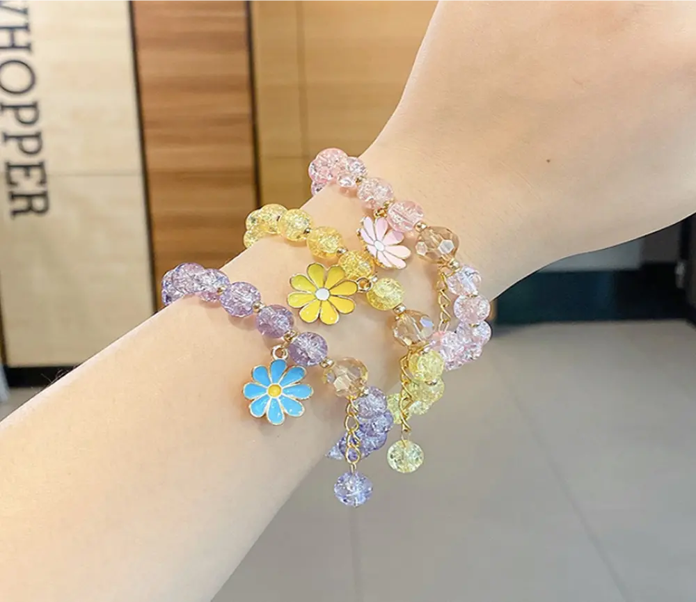 Korálkový náramek na gumičce - SEDMIKRÁSKA - Žlutá