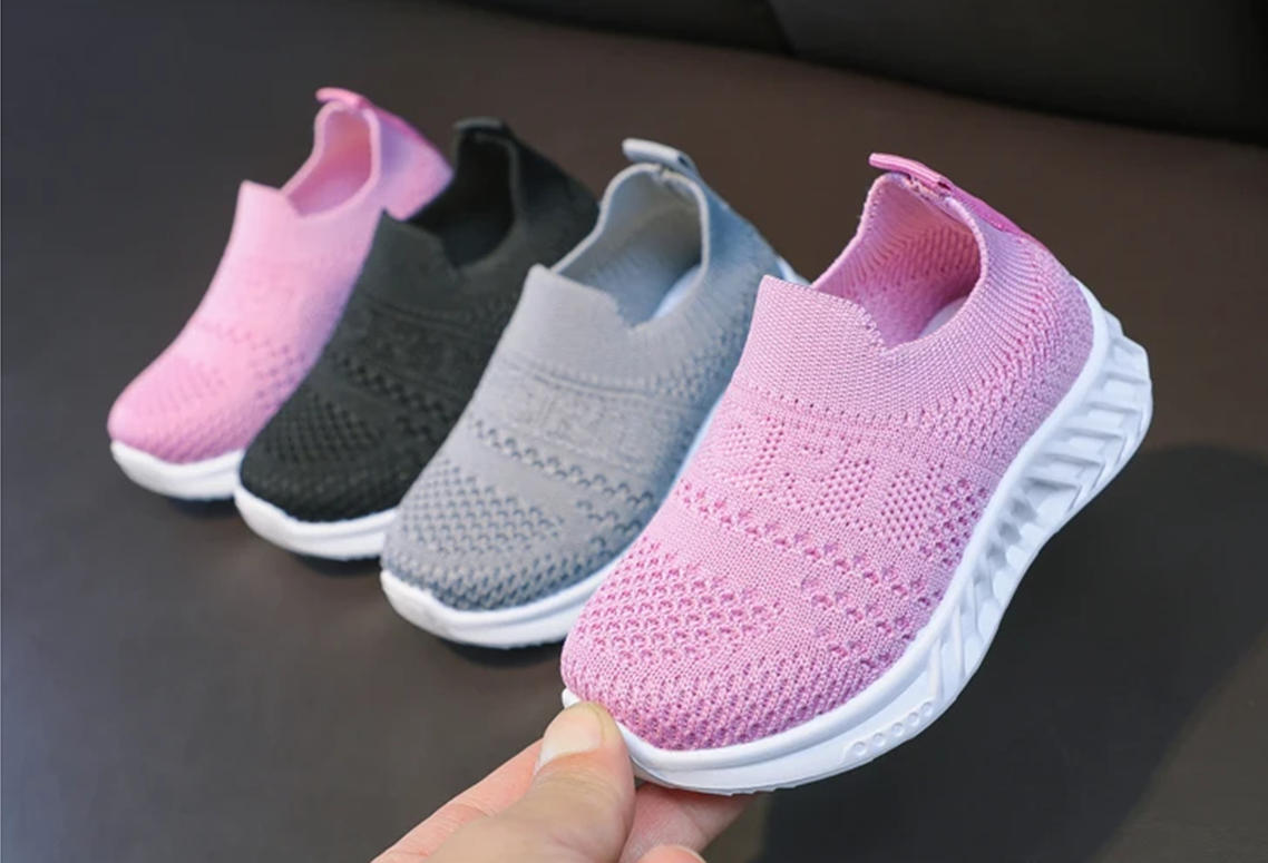 Síťované tenisky - ČERNÉ - (2,5-3,5 let)