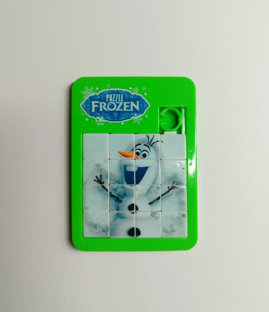 Kapesní posunovací puzzle 4 x 4 - LEDOVÉ KRÁLOVSTVÍ - Olaf - zelené