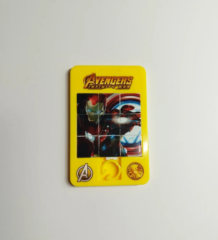 Kapesní posunovací puzzle 4 x 4 - AVENGERS - Iron man - žluté