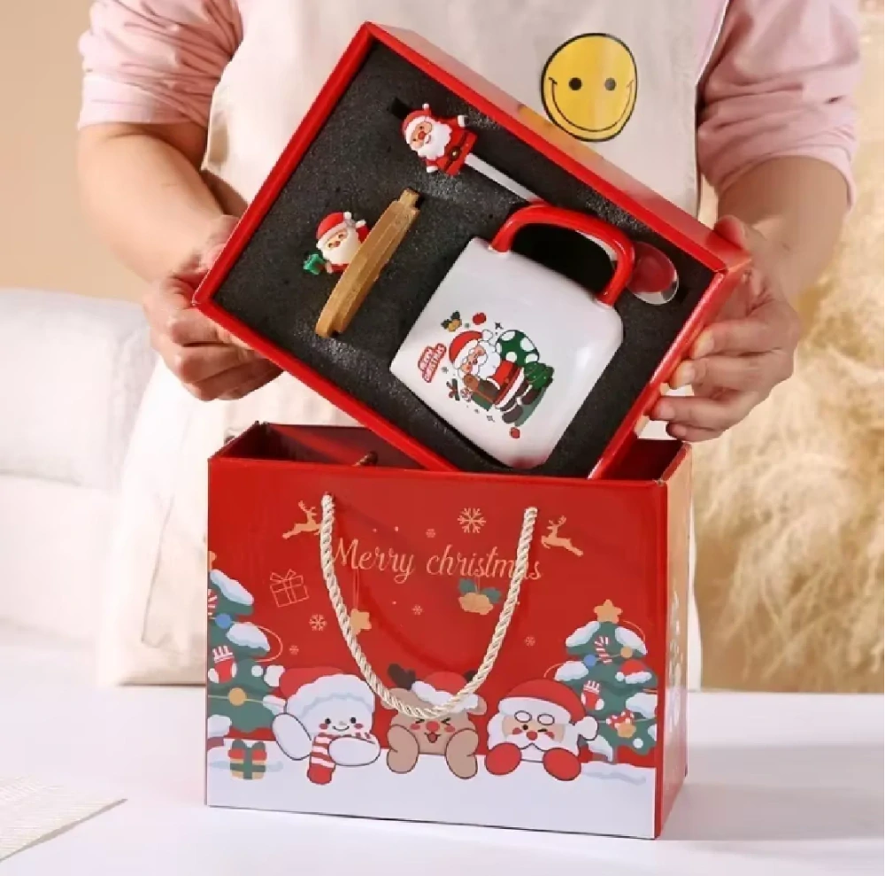Vánoční sada - HRNEK S VÍČKEM A LŽIČKOU - SANTA CLAUS