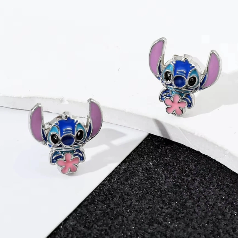 Dětské náušnice STITCH s kytičkou – Puzetky (1 pár)
