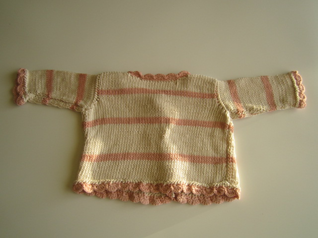 Ručně pletený svetřík 