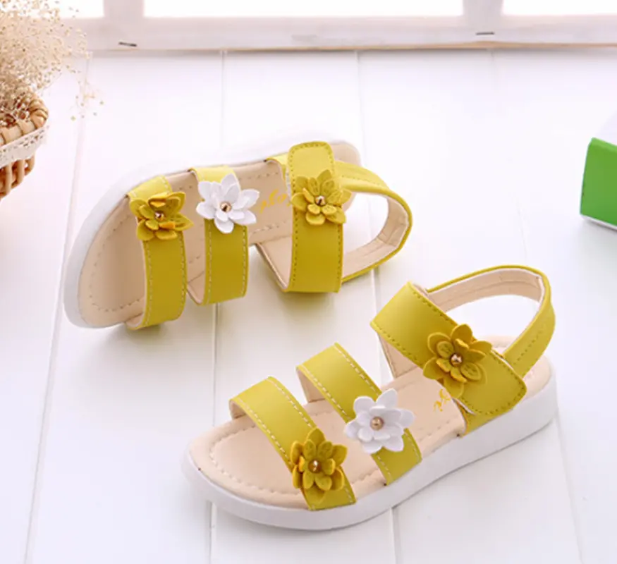 Sandálky kytičky - ŽLUTÉ (18-24 m)