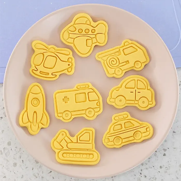 3D vykrajovátka na sušenky - DOPRAVNÍ PROSTŘEDKY 1 - 8 ks 