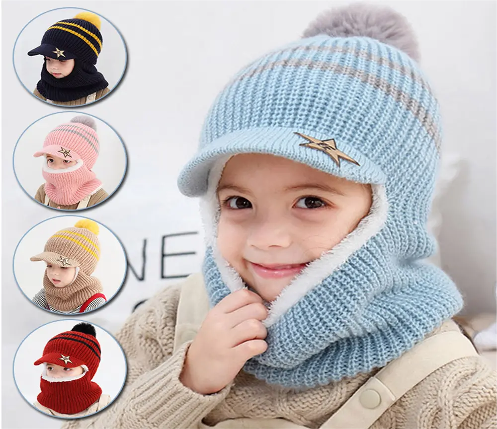 Pletená zimní kukla s kšiltem a bambulí - SVĚTLE MODRÁ