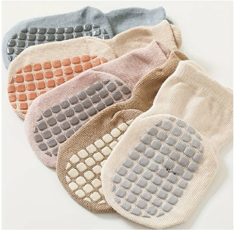 Protiskluzové ponožky - HNĚDÉ - (3-5 let) L