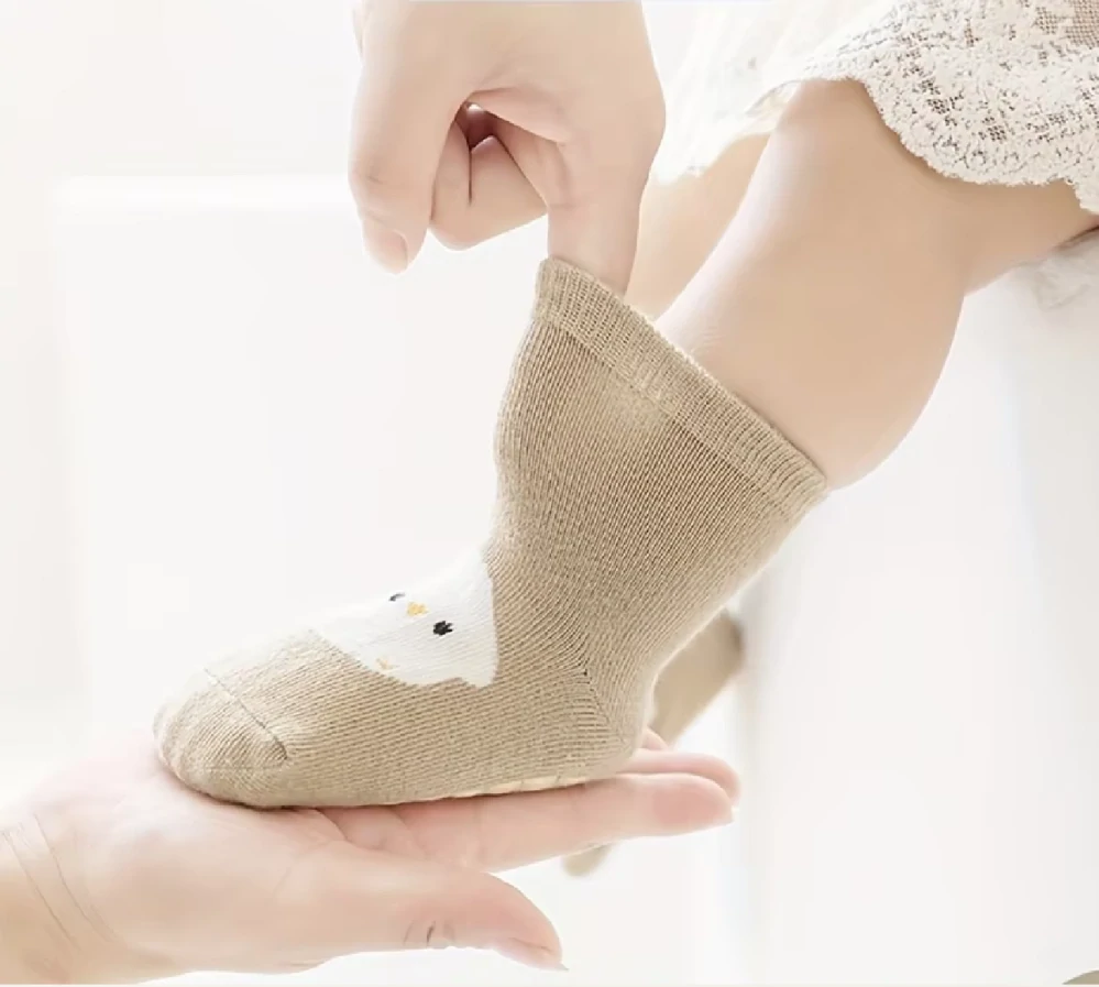 Teplé protiskluzové ponožky - STŘEDNĚ HNĚDÉ - KUŘÁTKO - (12-36m) M