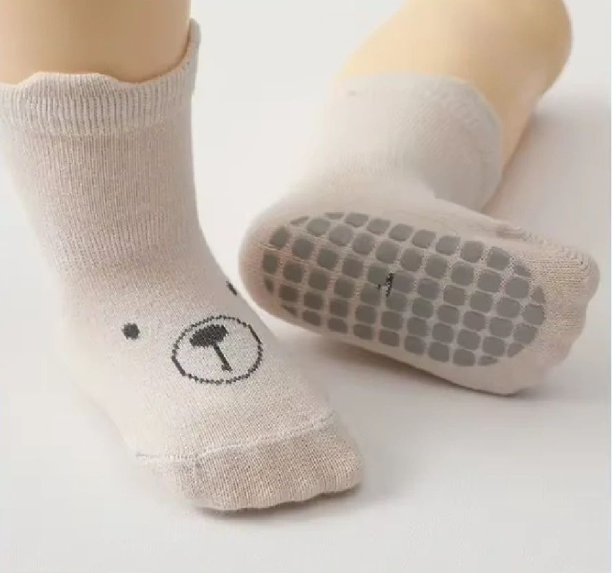 Protiskluzové ponožky - BÉŽOVÉ - (12-24m) M