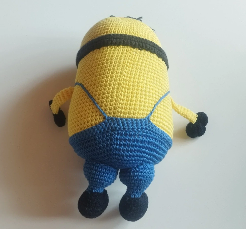 Velký háčkovaný MIMOŇ TIM - Z pohádky JÁ PADOUCH - 30 cm
