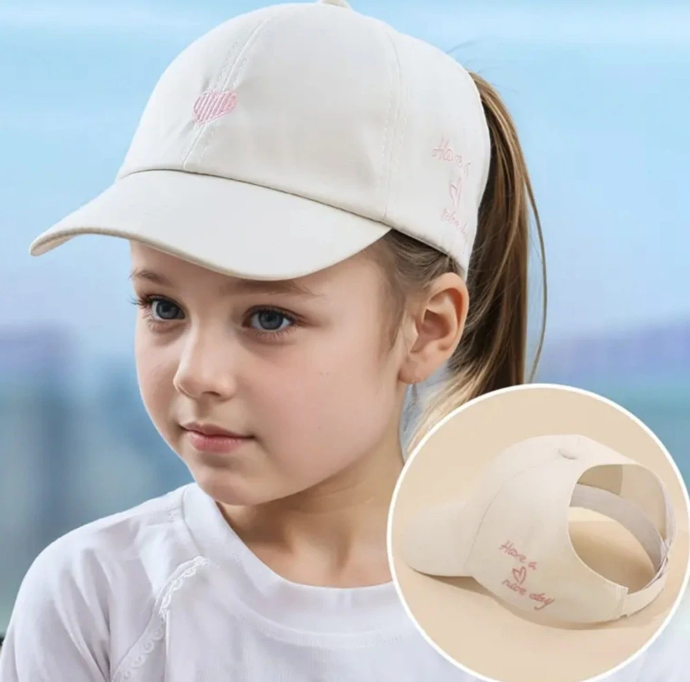 Dětská letní kšiltovka s otvorem pro culík - KRÉMOVÁ (3-7 let)