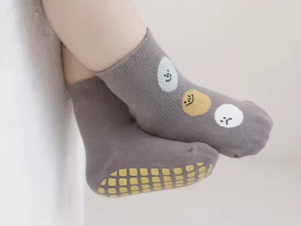 Teplé bavlněné protiskluzové ponožky - KULIČKY - (0-12 m) S