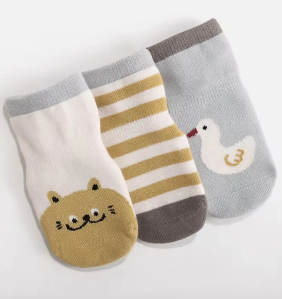 Teplé bavlněné protiskluzové ponožky - PROUŽKY - (3-5 let) L