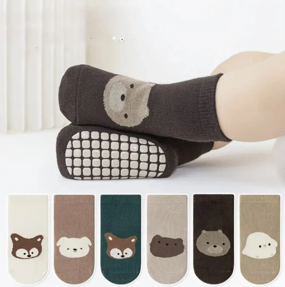 Protiskluzové ponožky - TMAVĚ HNĚDÉ - MEDVÍDEK - (12-36m) M
