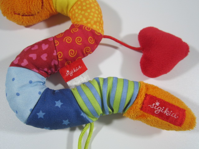 Barevná housenka na zavěšení