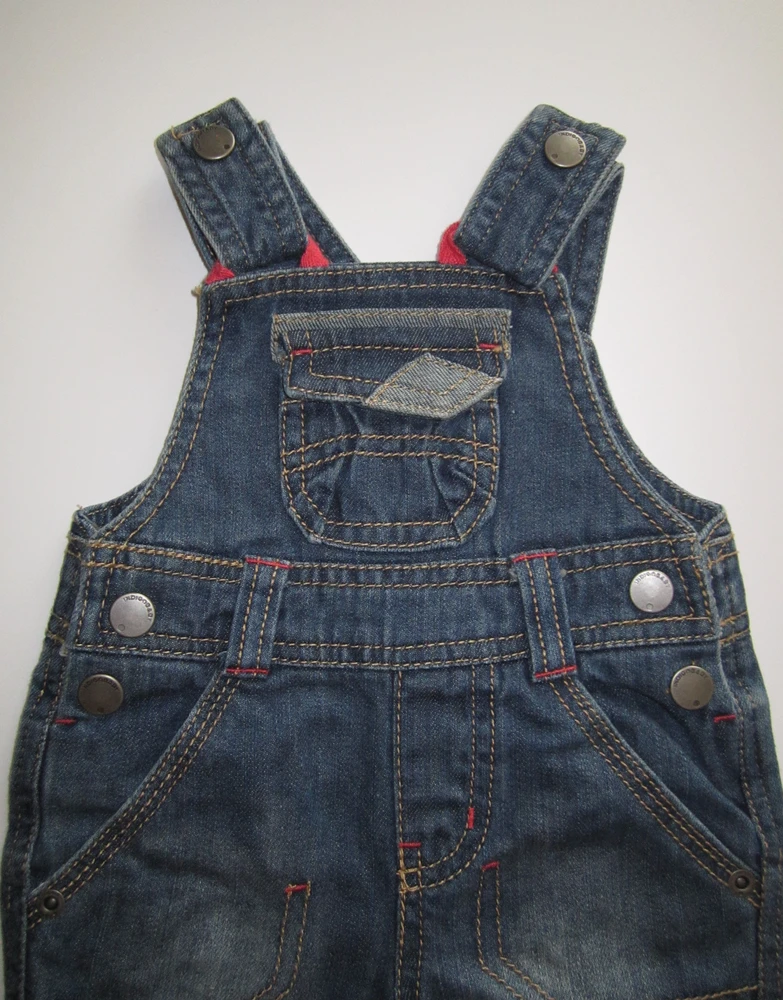 Džínové lacláčky