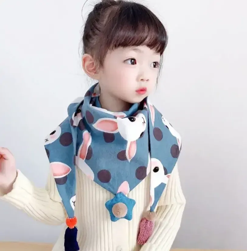 Trojúhelníkový šátek - KRÁLÍK 