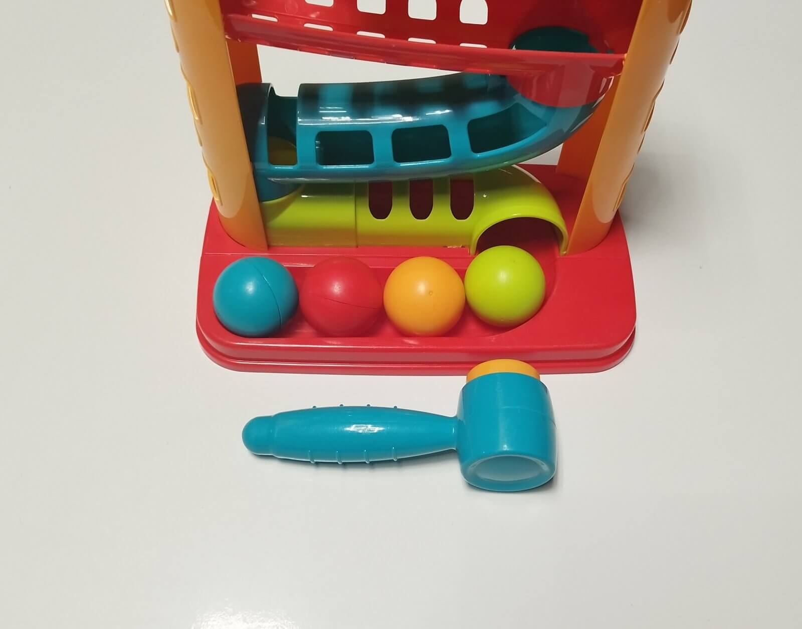 Kuličková dráha se zatloukačkou