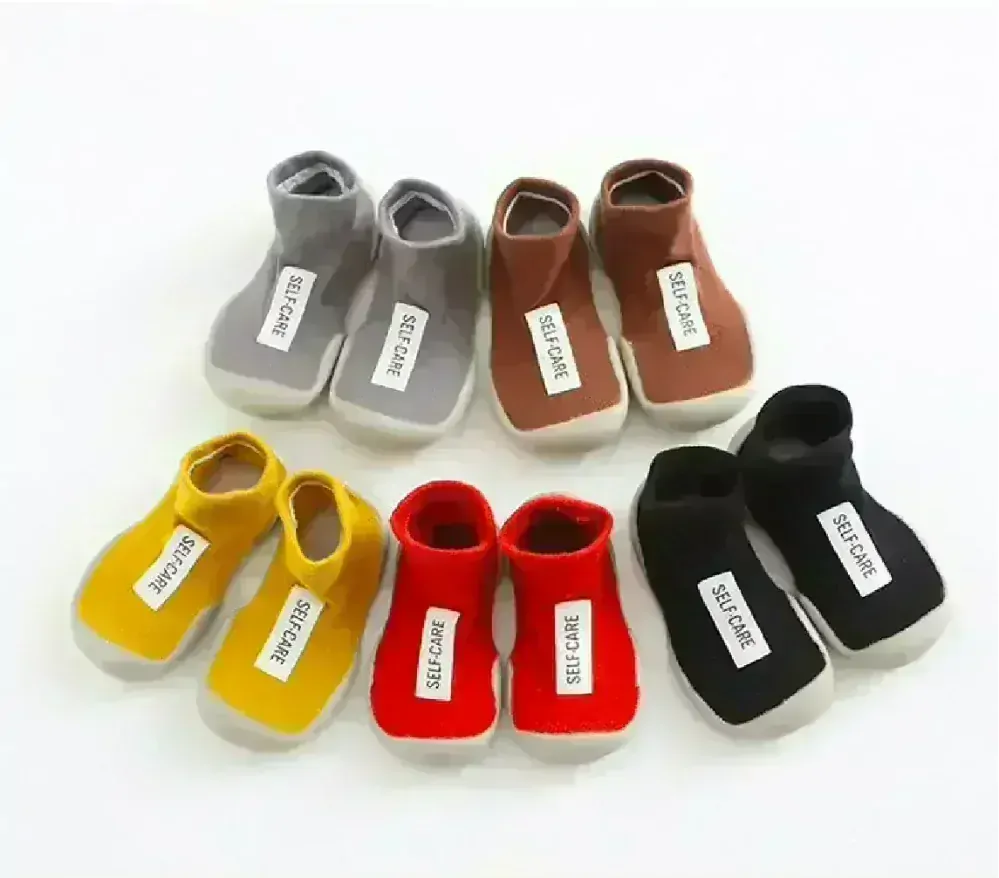 Barefoot ponožky s podrážkou - ČERNÉ (6-12 m)