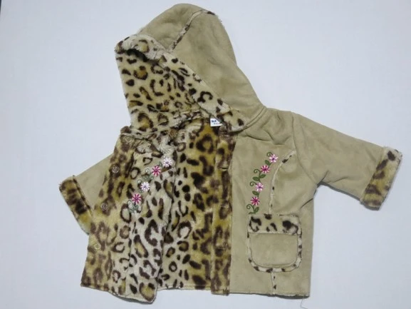 Kabátek s kapucí 