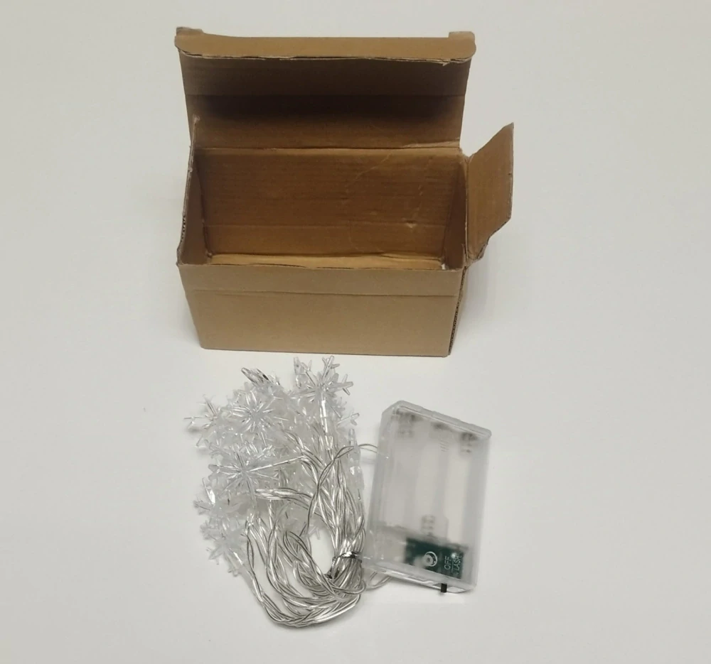 Vánoční LED řetěz - 3 m - 20 LED - SNĚHOVÁ VLOČKA - STUDENÁ BÍLÁ