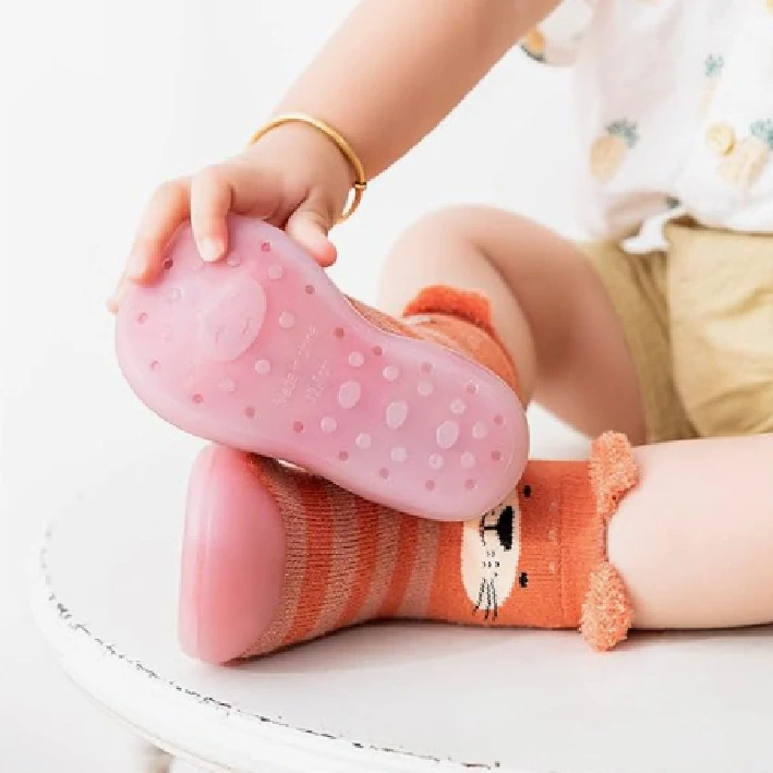 Barefoot ponožky s podrážkou - MEDVÍDEK (6-12m)