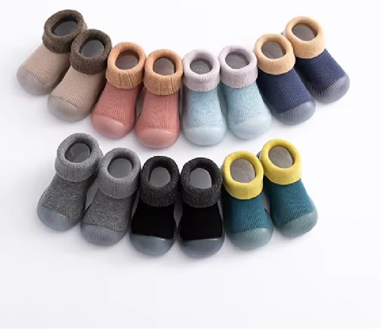 Barefoot ponožky s podrážkou - ŠEDÉ (3-6 m)