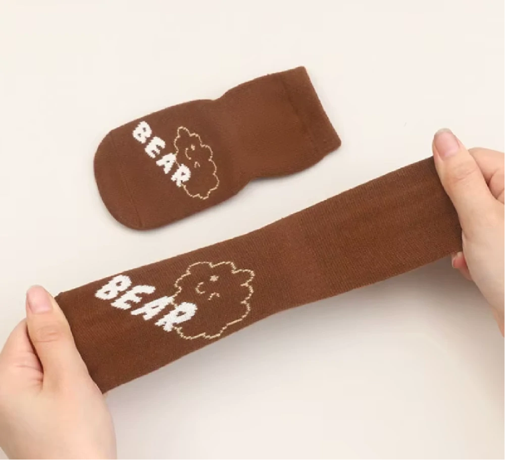 Protiskluzové ponožky - TMAVĚ HNĚDÉ - BEAR - (12-36m) M