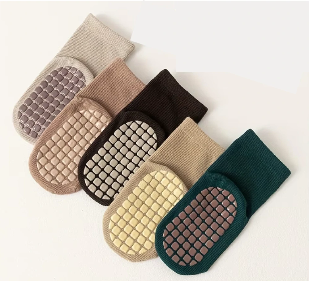 Teplé protiskluzové ponožky - STŘEDNĚ HNĚDÉ - KUŘÁTKO - (12-36m) M