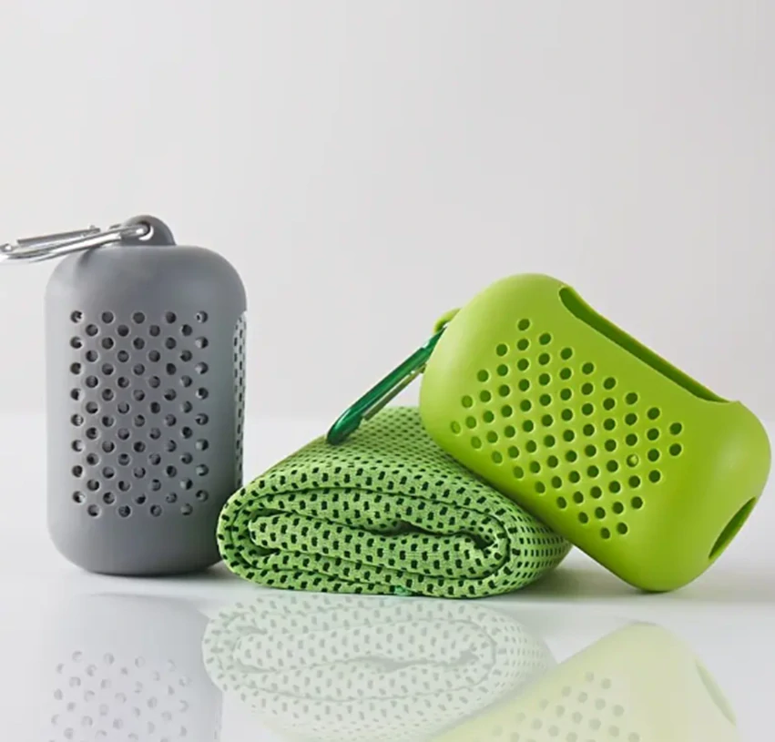 Malý chladící rychleschnoucí ručník - SILIKONOVÉ POUZDRO - ZELENÝ (S)