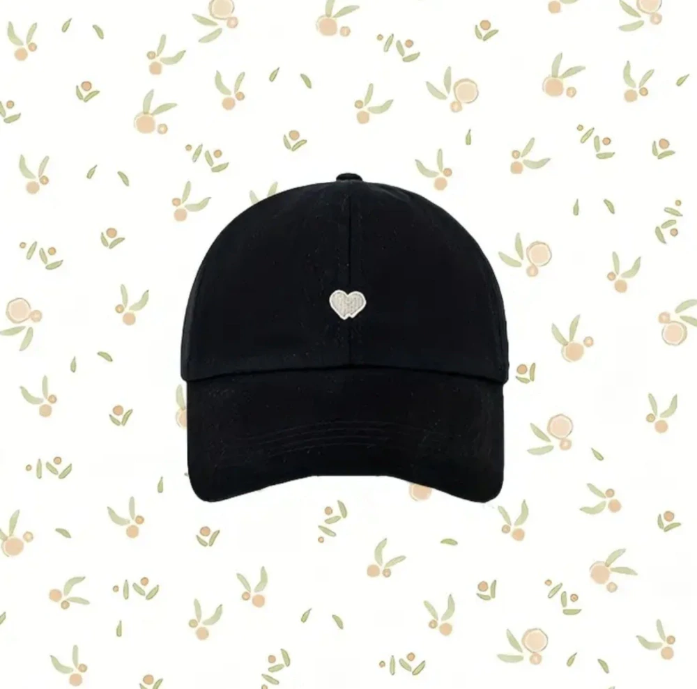 Dětská letní kšiltovka s otvorem pro culík - ČERNÁ (5-10 let)