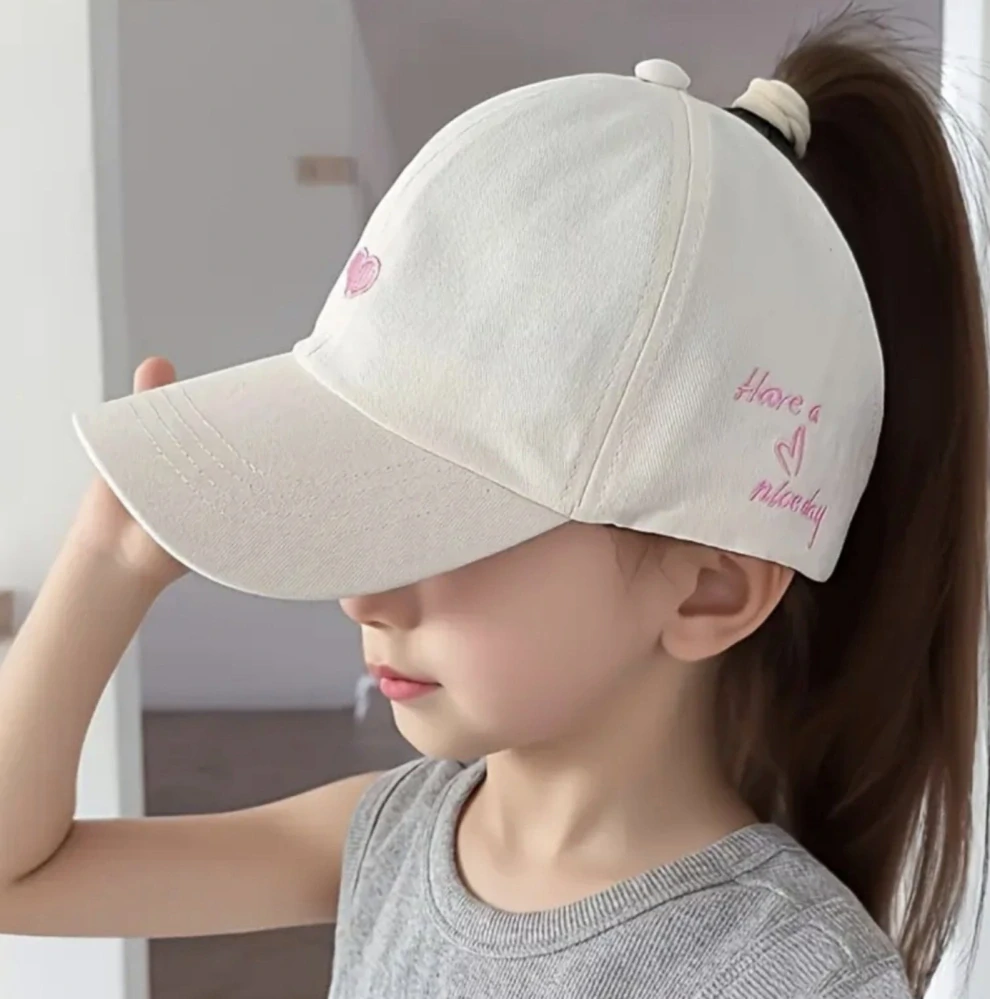 Dětská letní kšiltovka s otvorem pro culík - BÍLÁ (5-10 let)