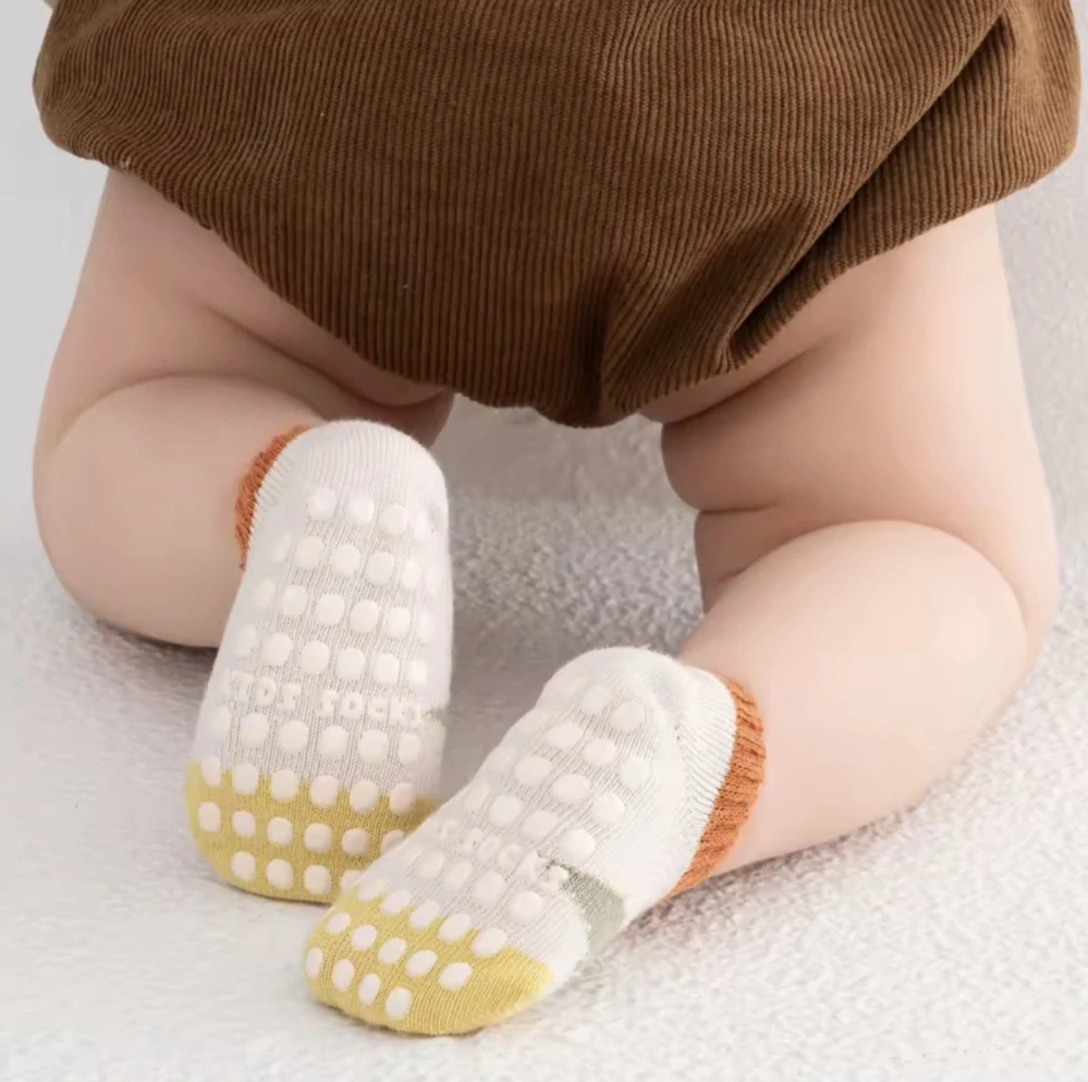 Protiskluzové síťované ponožky - ZELENÉ - NÁPIS CUTE - (3-5 let) L