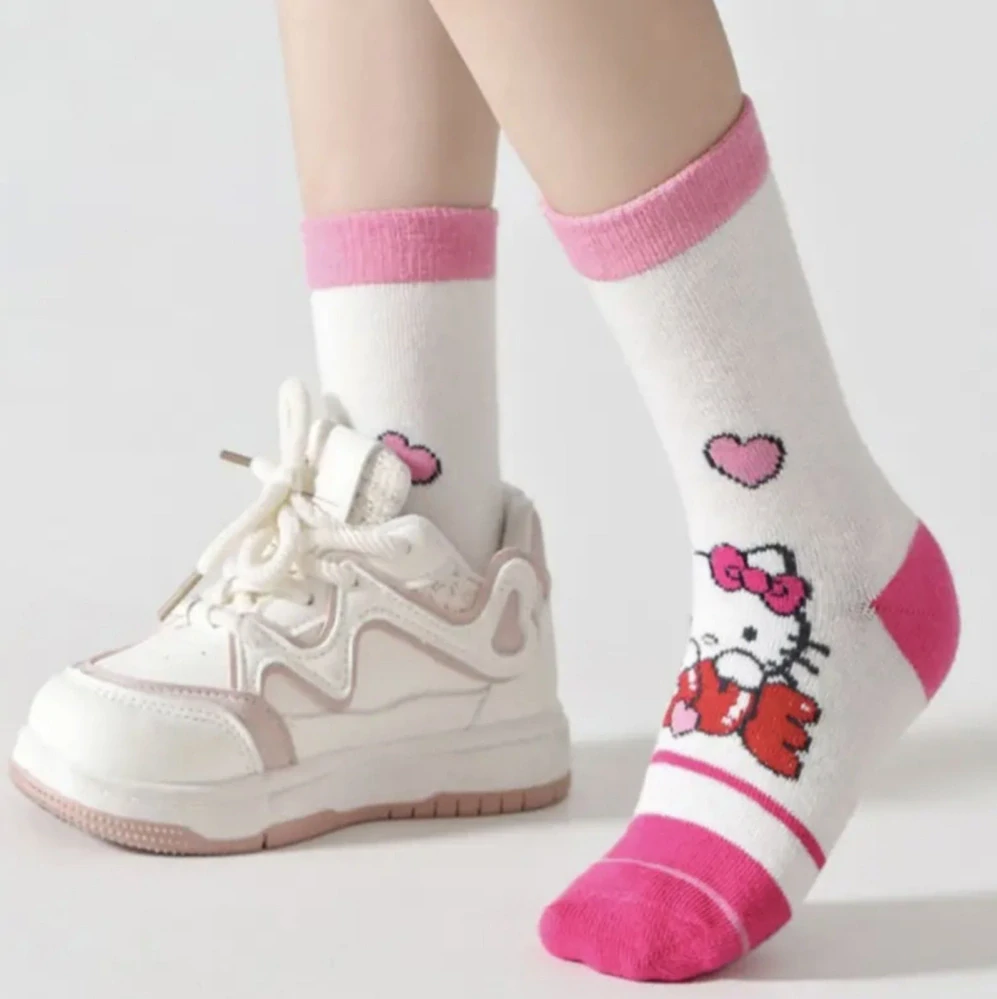 Protiskluzové ponožky SANRIO - HELLO KITTY - BÍLÉ - LOVE (3-8 let)