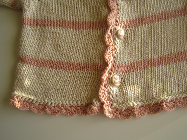 Ručně pletený svetřík 