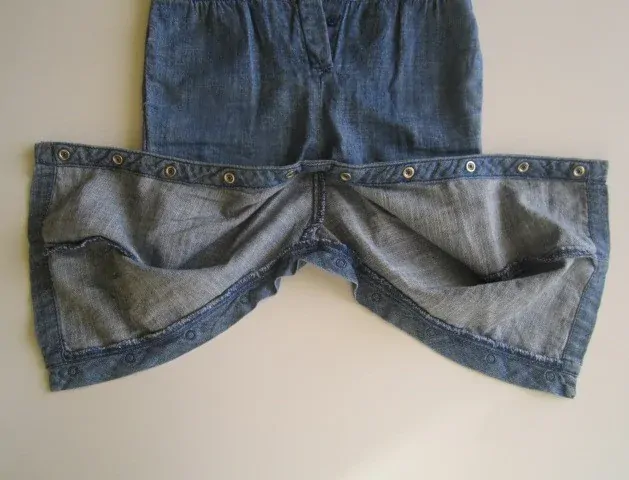 Džínový overálek bez rukávů