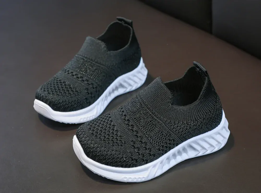 Síťované tenisky - ČERNÉ - (3-4 roky)