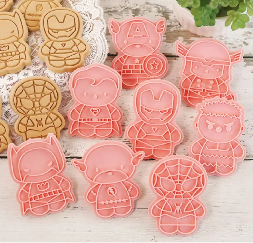 3D vykrajovátka na sušenky - MARVEL AVENGERS - 8 ks 