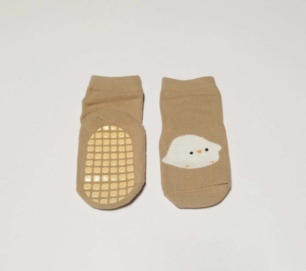 Teplé protiskluzové ponožky - STŘEDNĚ HNĚDÉ - KUŘÁTKO - (12-36m) M
