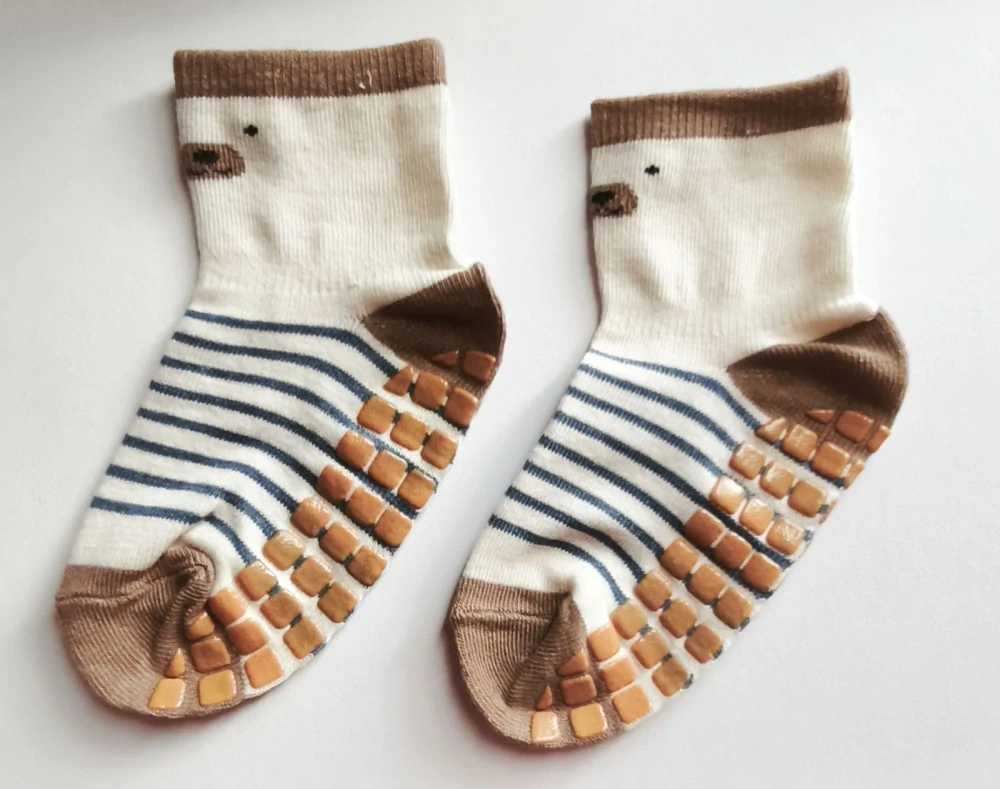 Protiskluzové ponožky - MEDVĚD - (3-5 let) L