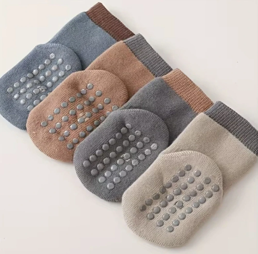 Teplé protiskluzové ponožky - HNĚDÉ - (0-12 m) S