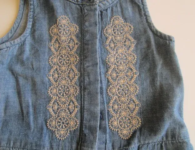 Džínový overálek bez rukávů