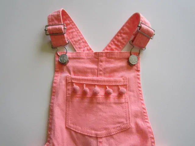 Džínové kraťáskové lacláčky