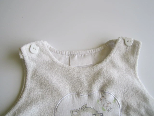 Teplé šatičky bez rukávů 