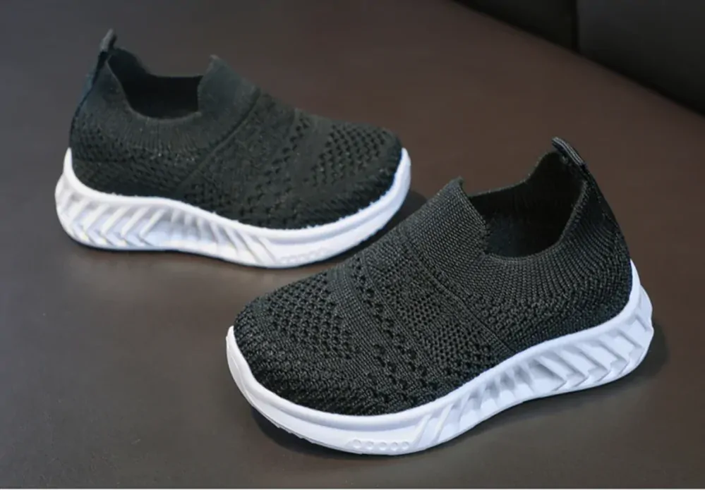 Síťované tenisky - ČERNÉ - (3-4 roky)