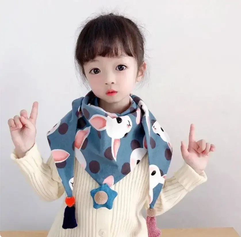 Trojúhelníkový šátek - KRÁLÍK 