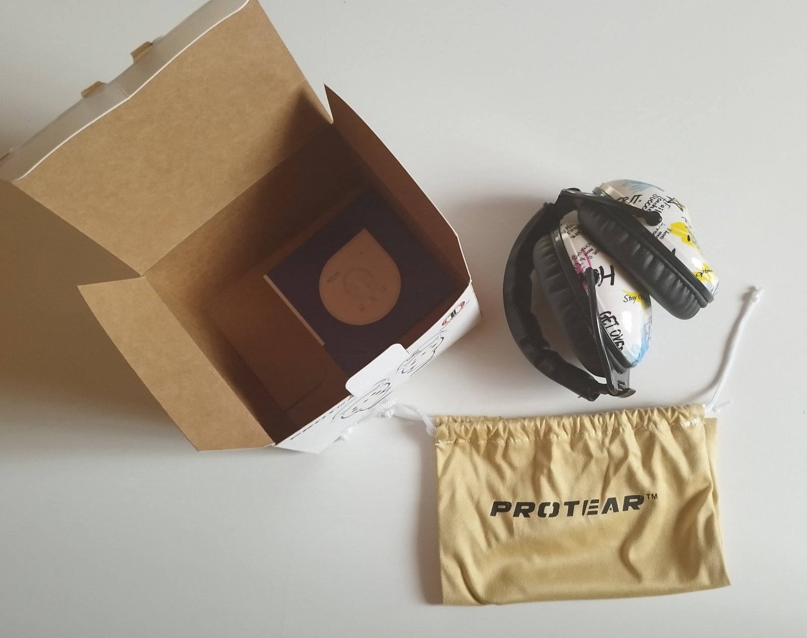 Ochranná sluchátka proti hluku - BÍLÉ 