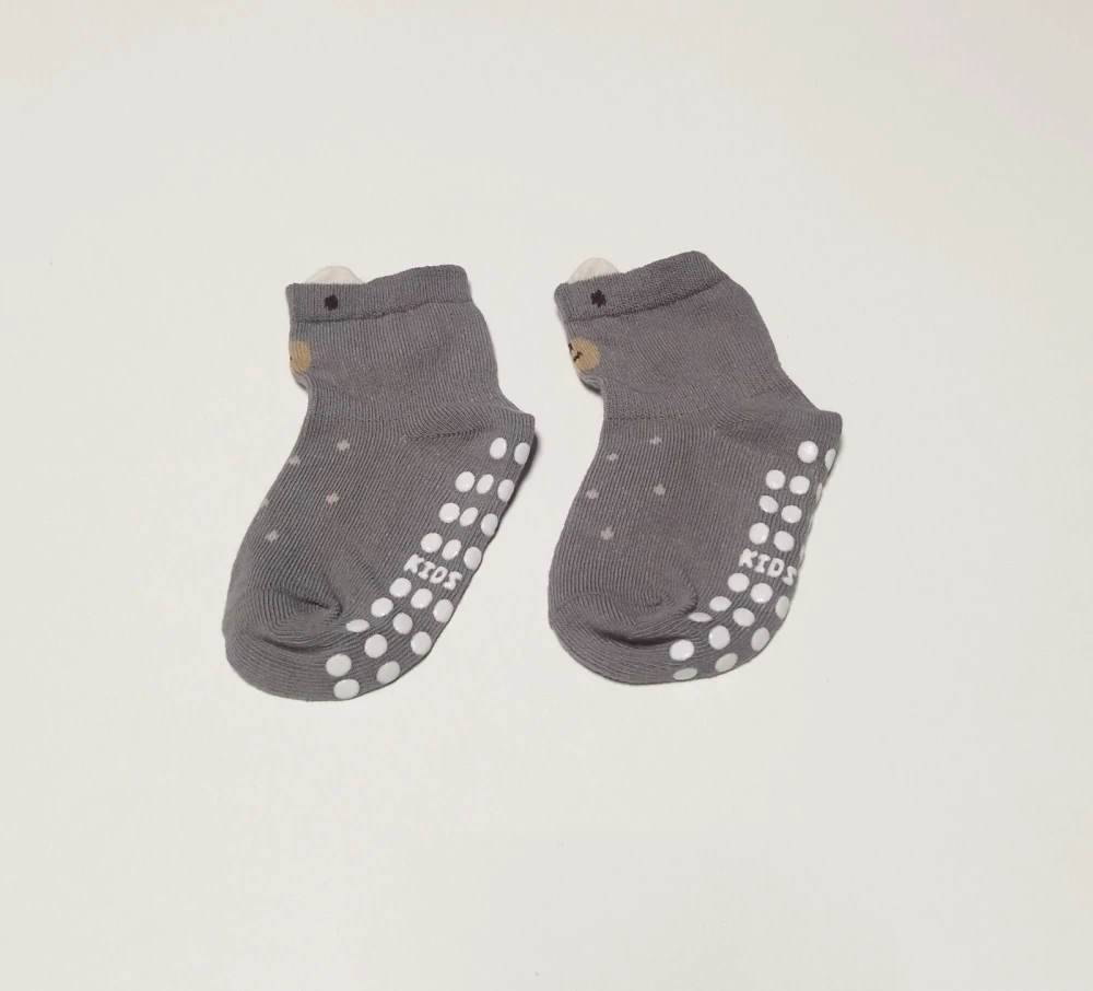 Protiskluzové ponožky - TMAVĚ ŠEDÉ - MEDVÍDEK - (12-36m) M