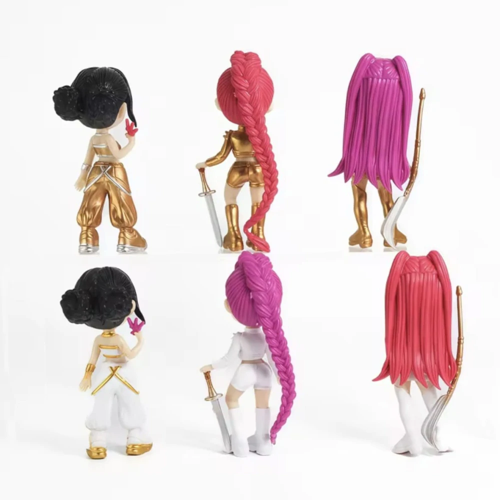 Sběratelská figurka - KPOP DEMON HUNTERS - KPop Lovkyně démonů - ZOEY - BÍLÁ