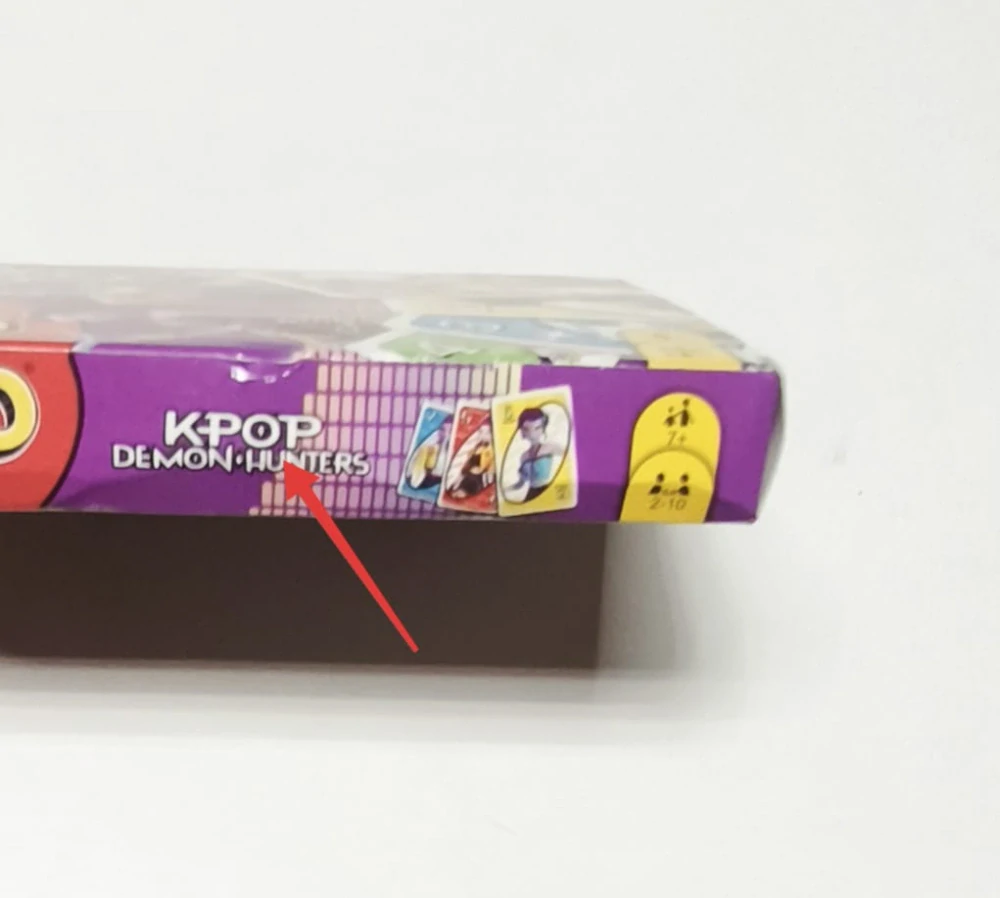 Hra Uno karty - KPOP DEMON HUNTERS - KPOP LOVKYNĚ DÉMONŮ - S VADOU